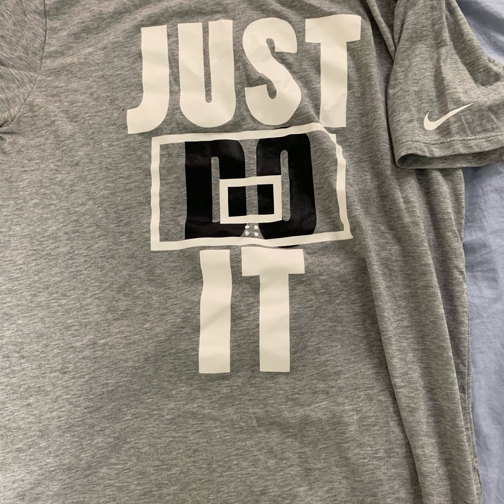 Nike Graphic Tee